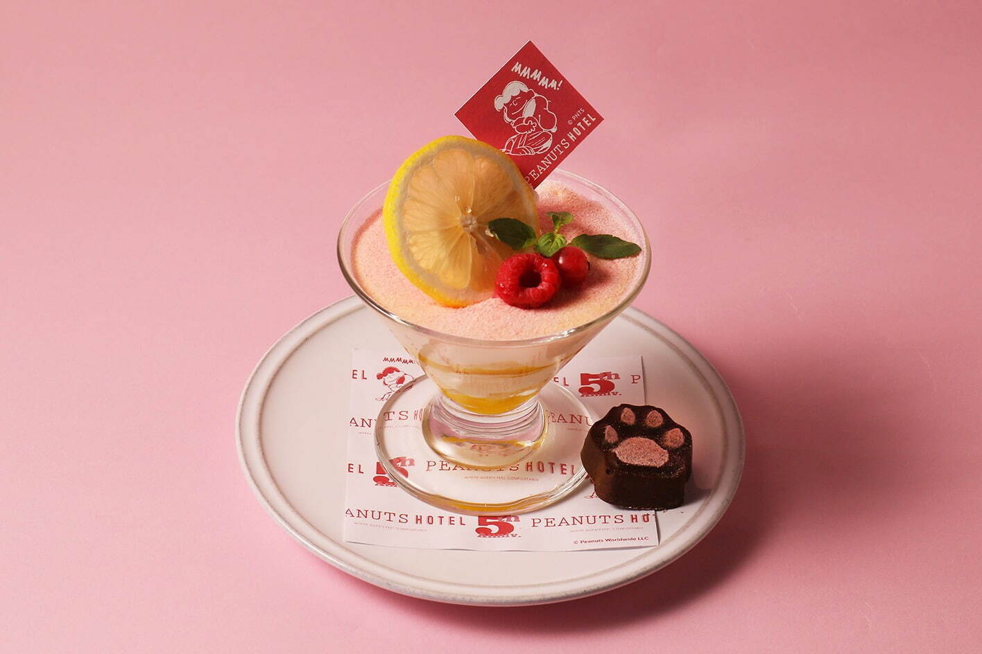 スヌーピーのピンクアフタヌーンティー”＆5周年限定グッズなど
