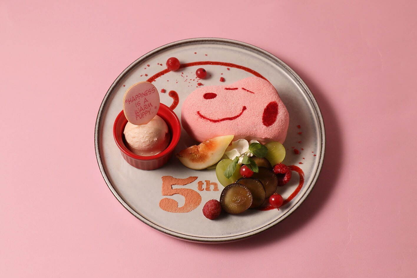 スヌーピーのピンクアフタヌーンティー”＆5周年限定グッズなど