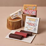 キハチ×リサ・ラーソンのコラボスイーツ、白生あん＆チョコのショコラ羊羹など“猫のマイキー”ボックスで｜写真2