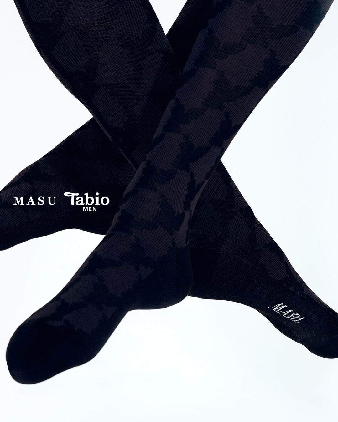 M A S U×タビオメン 「ANGEL MONOGRAM SOCKS」 2,860円