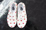 コム デ ギャルソン・ガール×VANS、“赤いドット柄”プリントのコラボスニーカー｜写真3