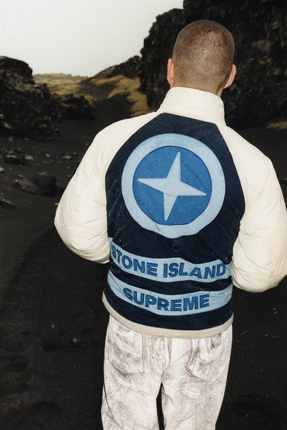 stone island supreme セットアップ3万円では考えておりません