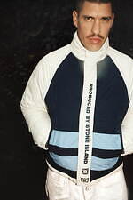 ストーンアイランド/シュプリーム、“反射加工”のデニムセットアップやフード付きボンバージャケット｜写真37