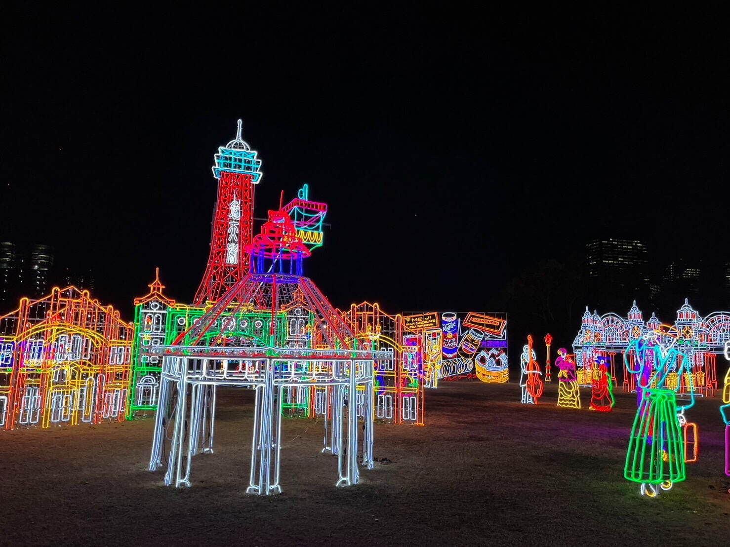 〈大阪城西の丸庭園〉「大阪城イルミナージュ」歴史や名所を感じられるイルミネーション