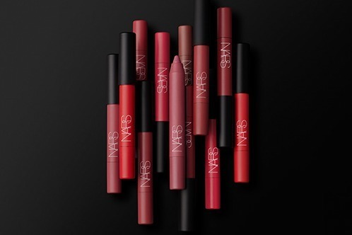 NARS24年春コスメ、ペンシルタイプの“濃密マット”リップペンシルで美発色を長時間キープ