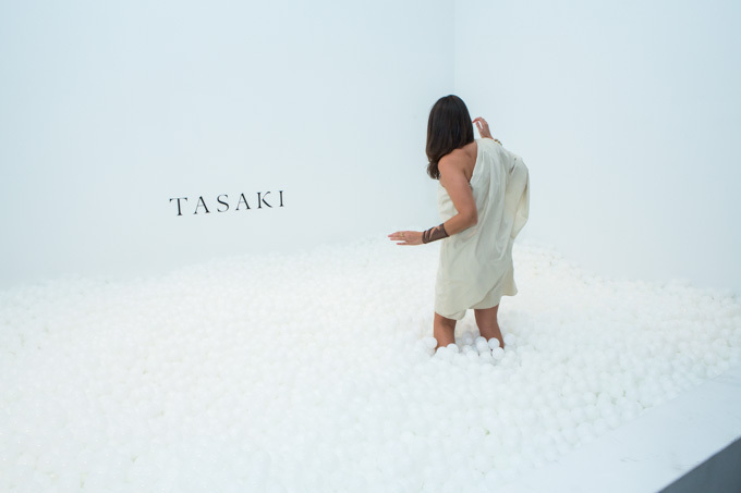 TASAKI、創業60周年イベントを開催 - 総額8億円パール18万粒のスノードームを制作｜写真9