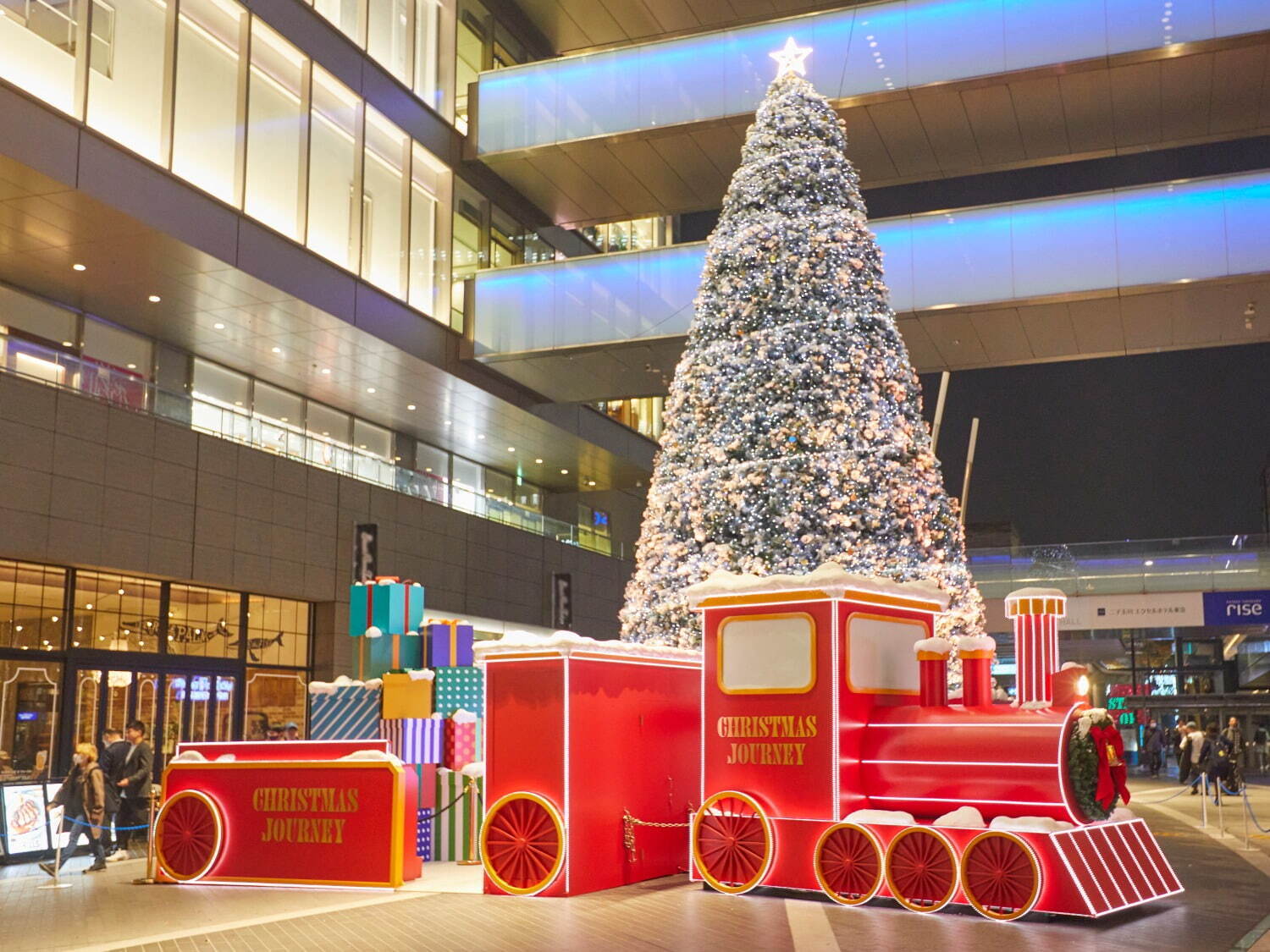 二子玉川ライズ23年クリスマスイベント、トーフビーツ書き下ろし楽曲で彩る“11m”クリスマスツリー｜写真2