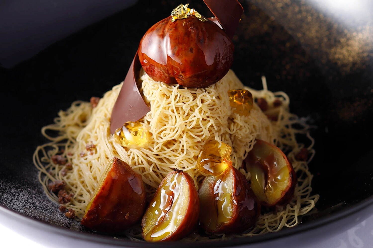 フルーツパーラー｜資生堂パーラー 銀座本店サロン・ド・カフェ、丹波栗や完熟ラ・フランスが主役の秋限定パフェ