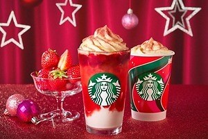 スターバックスのクリスマス限定「ストロベリー メリークリーム フラペチーノ」バニラ×苺ソースで