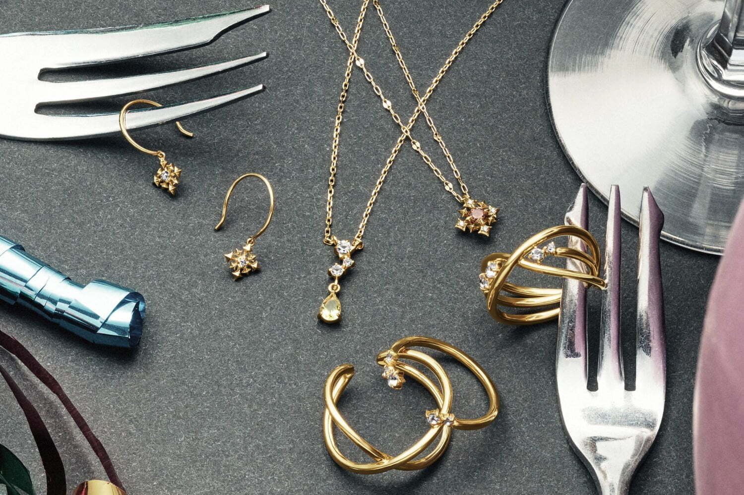 スタージュエリー ガール23年冬ジュエリー、“シャンパンの泡”着想3WAYリング＆ネックレス