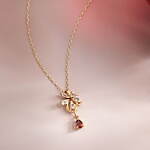 オデュース 4℃の23年クリスマスジュエリー、ガーネットで表現“ポインセチア”のネックレスなど｜写真2