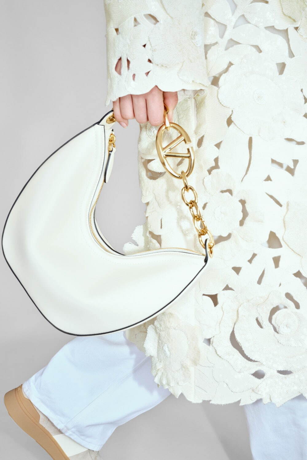 ヴァレンティノ ガラヴァーニ(VALENTINO GARAVANI) Vロゴムーン｜写真10
