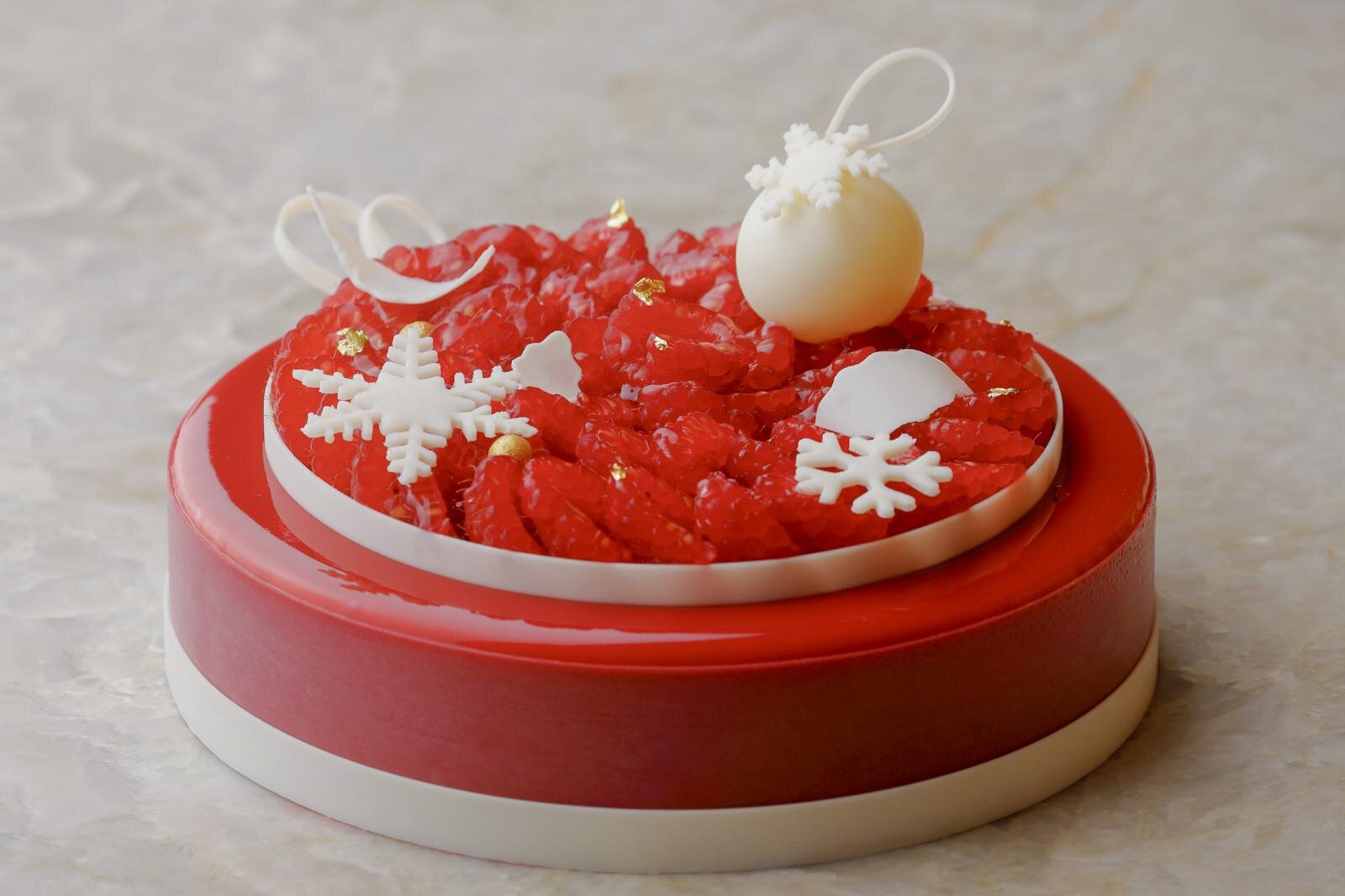 クリスマスローズムースケーキ(15cm：7,500円 / 12cm：5,500円)