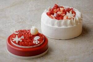 フォーシーズンズホテル京都、宝石のようにラズベリーが艶めく2025年クリスマスケーキ｜写真1