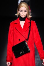 ムルーア 2014-15年秋冬コレクション ‐ 深みのあるカラーをクラシカルにまとって｜写真4