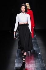 ムルーア 2014-15年秋冬コレクション ‐ 深みのあるカラーをクラシカルにまとって｜写真5