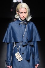 ムルーア 2014-15年秋冬コレクション ‐ 深みのあるカラーをクラシカルにまとって｜写真11