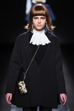 ムルーア 2014-15年秋冬コレクション ‐ 深みのあるカラーをクラシカルにまとって｜写真13