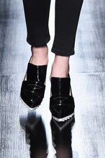 ムルーア 2014-15年秋冬コレクション ‐ 深みのあるカラーをクラシカルにまとって｜写真14