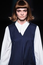 ムルーア 2014-15年秋冬コレクション ‐ 深みのあるカラーをクラシカルにまとって｜写真18