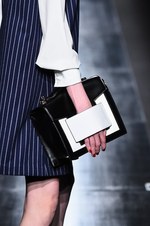 ムルーア 2014-15年秋冬コレクション ‐ 深みのあるカラーをクラシカルにまとって｜写真19