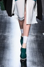 ムルーア 2014-15年秋冬コレクション ‐ 深みのあるカラーをクラシカルにまとって｜写真35