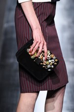 ムルーア 2014-15年秋冬コレクション ‐ 深みのあるカラーをクラシカルにまとって｜写真45