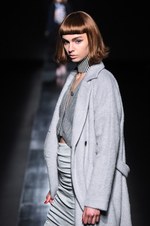 ムルーア 2014-15年秋冬コレクション ‐ 深みのあるカラーをクラシカルにまとって｜写真67