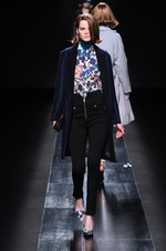 ムルーア 2014-15年秋冬コレクション ‐ 深みのあるカラーをクラシカルにまとって｜写真68