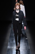 ムルーア 2014-15年秋冬コレクション ‐ 深みのあるカラーをクラシカルにまとって｜写真76