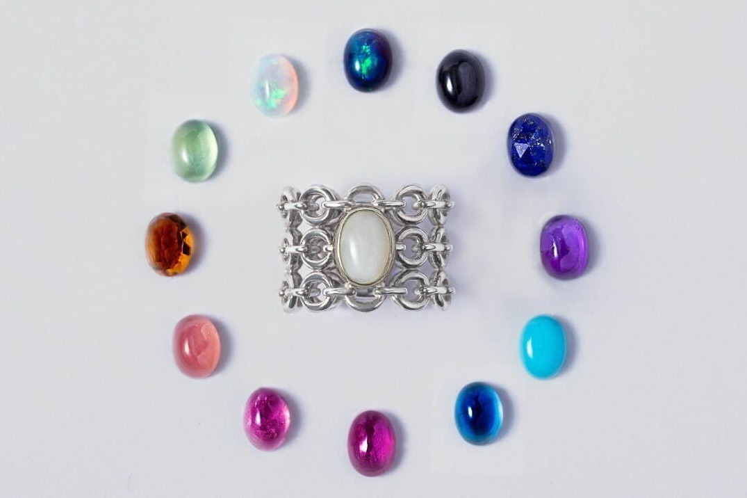 エル・エー・エイチ“好みの天然石＆石枠を選べる”セミオーダーリング、表参道の期間限定ストアで