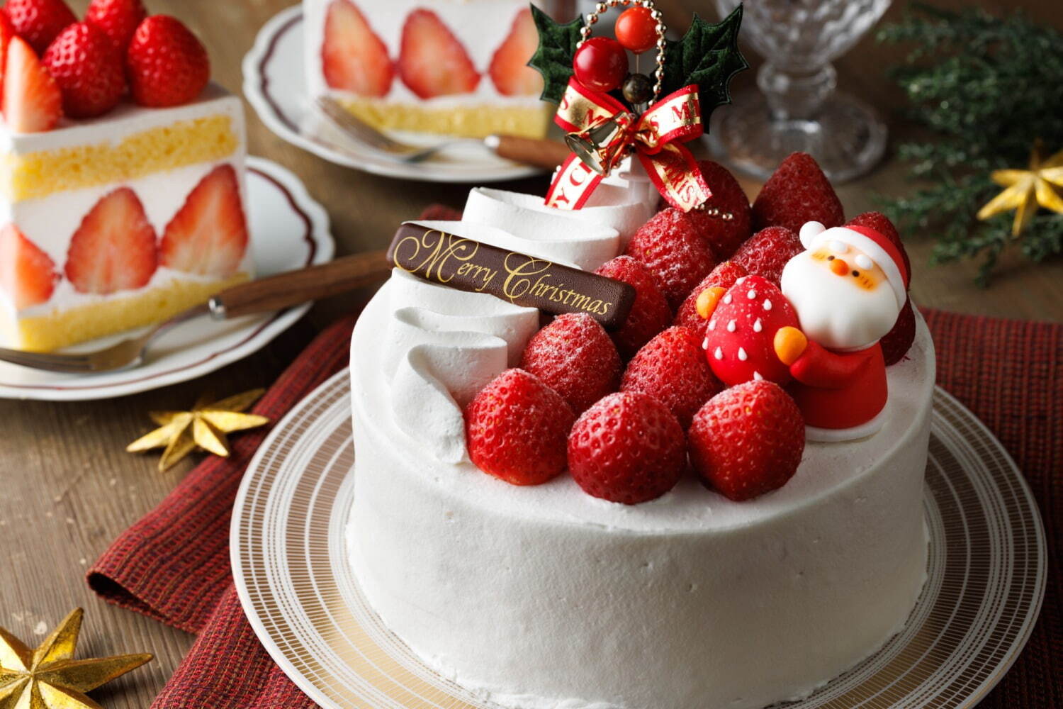 「ICHIBIKOクリスマスケーキ」6,480円
商品サイズ：直径15×高さ12cm / 4〜6名分
受取店舗：三軒茶屋店 / 桜新町店 / 渋谷東急フードショー店 / NEWoMan新宿店 / ルミネ北千住店 / 南町田グランベリーパーク店 / 海老名店 / イクスピアリ店 / エスパル仙台店 / 閖上店