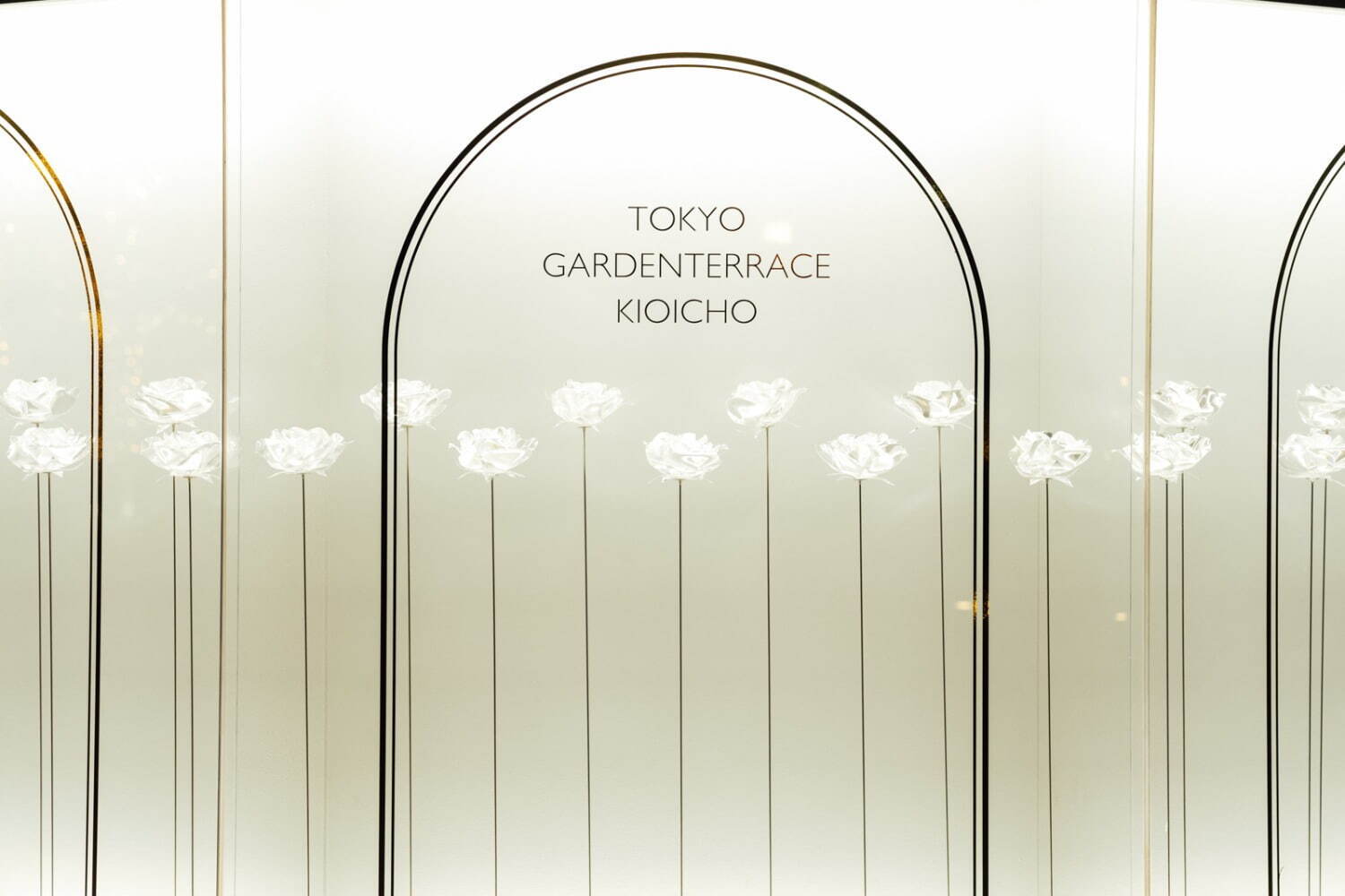 東京ガーデンテラス紀尾井町のイルミネーション2023、“ローズが輝く”クリスマスツリーなど｜写真7