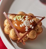 フォーシーズンズホテル東京大手町のクリスマスアフタヌーンティー、“雪の結晶”タルトやグラスデザート｜写真3