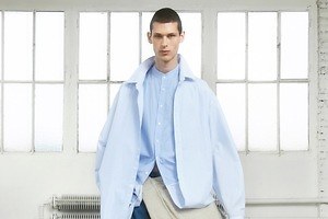 デシグアル×ヘド メイナーが初コラボ、レイヤードシャツや“不規則ストライプ”ジャケット