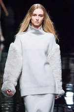 マーキュリーデュオ 2014-15年秋冬コレクション ‐ イノセントにファーをまとって｜写真4