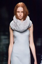 マーキュリーデュオ 2014-15年秋冬コレクション ‐ イノセントにファーをまとって｜写真6