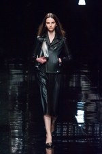 マーキュリーデュオ 2014-15年秋冬コレクション ‐ イノセントにファーをまとって｜写真27