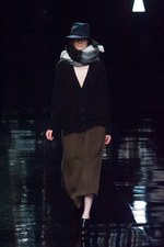 マーキュリーデュオ 2014-15年秋冬コレクション ‐ イノセントにファーをまとって｜写真31