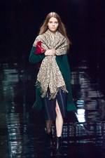 マーキュリーデュオ 2014-15年秋冬コレクション ‐ イノセントにファーをまとって｜写真33