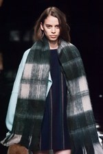 マーキュリーデュオ 2014-15年秋冬コレクション ‐ イノセントにファーをまとって｜写真43