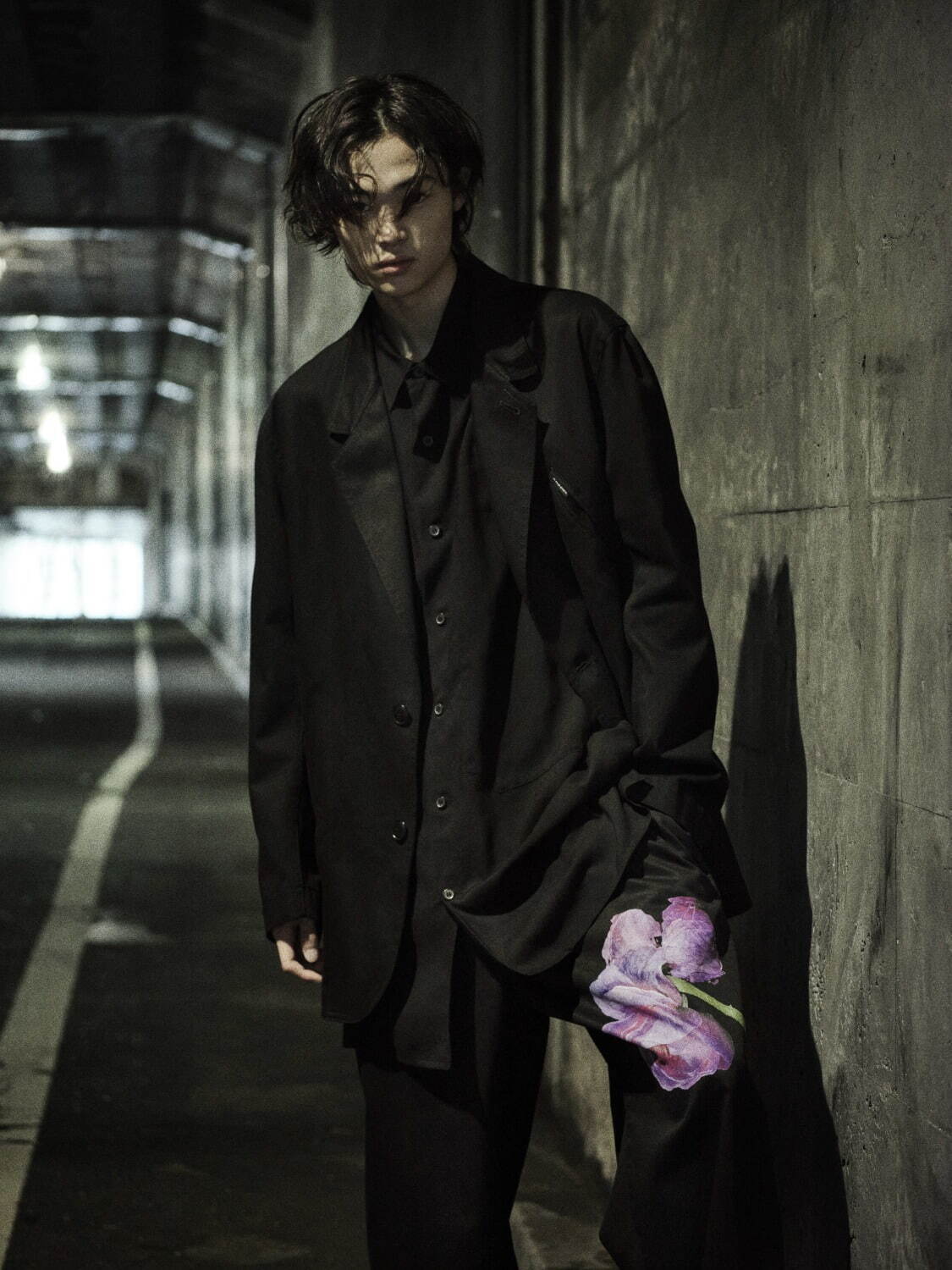 ワイルドサイド ヨウジヤマモト×エフシーレアルブリストル、“漆黒のチーム”イメージのベンチコートなど｜写真28