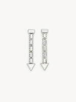 クロエの2023年クリスマス、煌めく“矢”モチーフのバッグ＆メタリックシルバーの財布など｜写真29