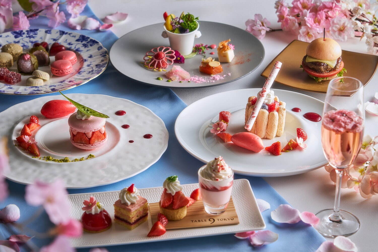 「Fancy afternoon tea ～Strawberry and SAKURA～」 6,500円(別途サービス料13％)