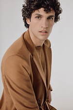 ジョルジオ アルマーニ“神の繊維”ビキューナを用いたメンズウェア、ダブルジャケットやセーターなど｜写真26