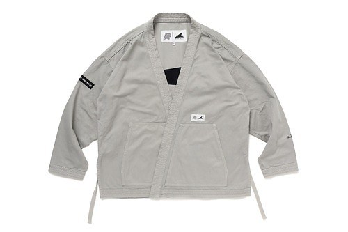 ディセンダント“道着”ジャケット＆畳着想カラーのキャップ、米・柔術ブランドとコラボ