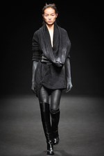 A.F.ヴァンデヴォースト(A.F.VANDEVORST)、2010-2011年秋冬コレクション｜写真10