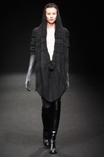 A.F.ヴァンデヴォースト(A.F.VANDEVORST)、2010-2011年秋冬コレクション｜写真13