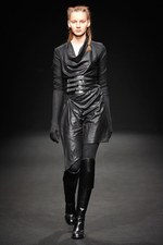 A.F.ヴァンデヴォースト(A.F.VANDEVORST)、2010-2011年秋冬コレクション｜写真18