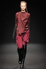 A.F.ヴァンデヴォースト(A.F.VANDEVORST)、2010-2011年秋冬コレクション｜写真20